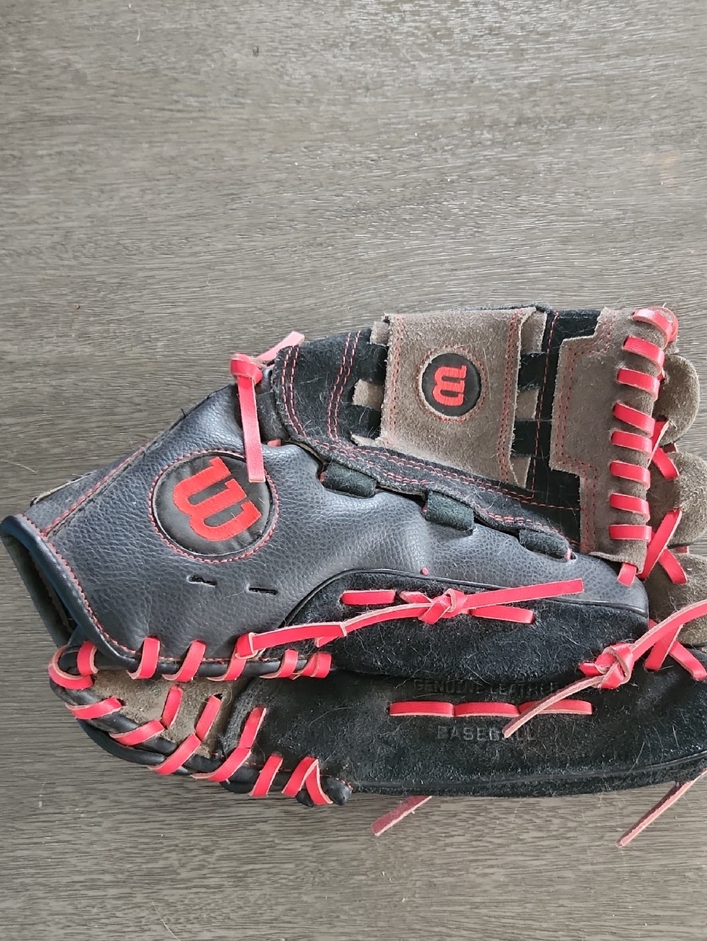 Wilson Kids' Black and Red Baseball Glove - Youth Right-Hand Throw